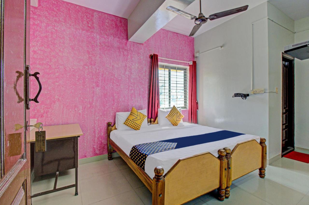 Spot On A Class Suites Near Hare Krishna Hill Bangalore Buitenkant foto