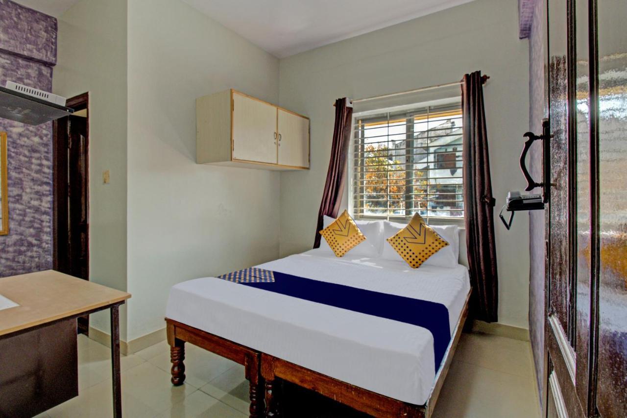 Spot On A Class Suites Near Hare Krishna Hill Bangalore Buitenkant foto